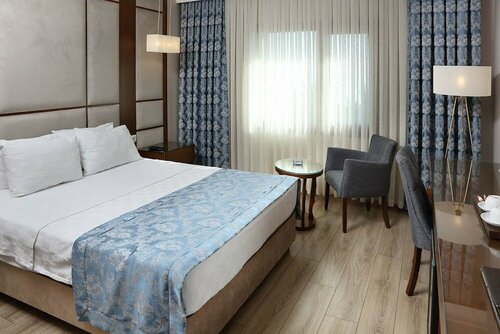 Гостиница Golden Lake Hotel в Чукурове