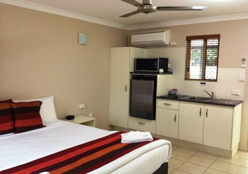 Гостиница Cityville Luxury Apartments & Motel в Рокгемптоне