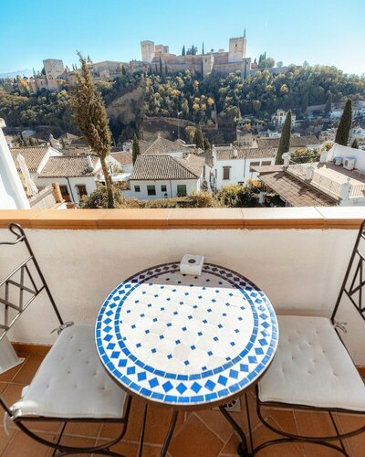 Внешний вид отеля Casa Bombo в Гранаде, фото 3