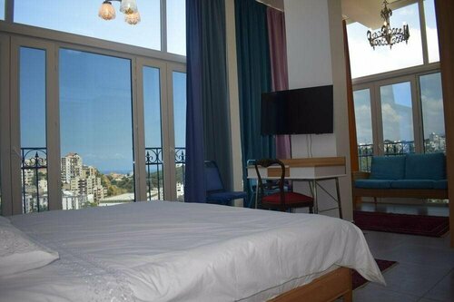 Гостиница Damask Rose Lebanese Guest House в Джунии