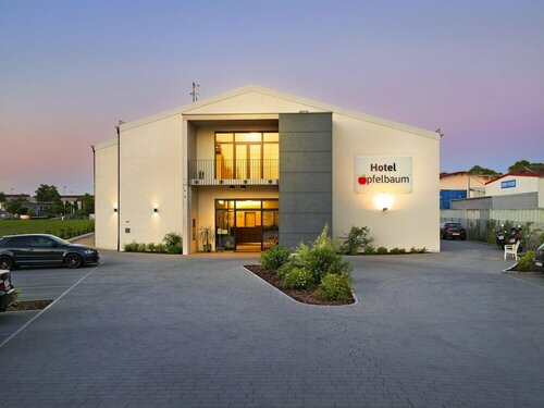 Гостиница Hotel Apfelbaum в Эрдинге