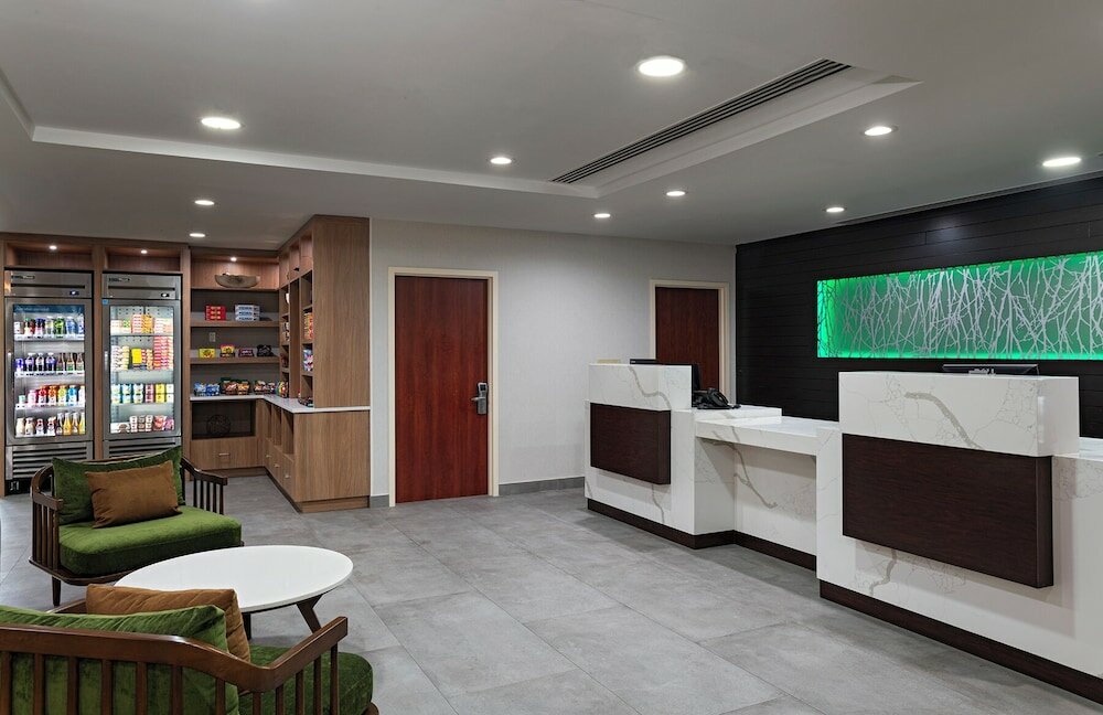 Фото Fairfield Inn by Marriott Medford Long Island