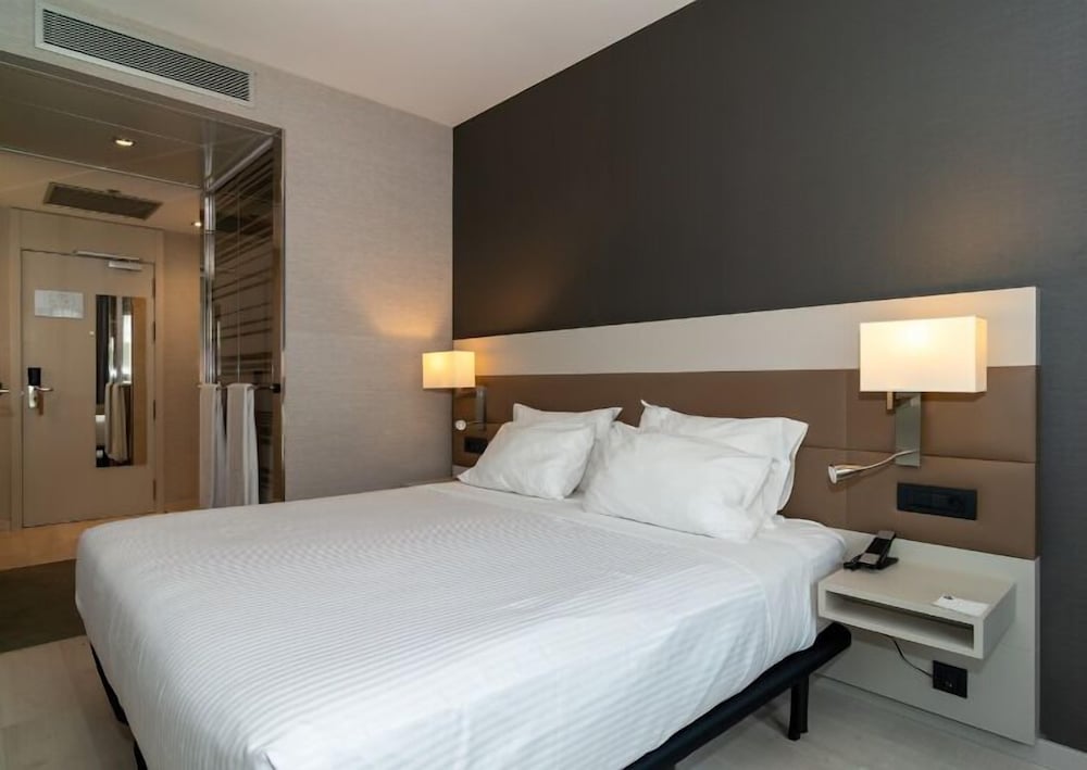 Фото Sh Colon Valencia Hotel