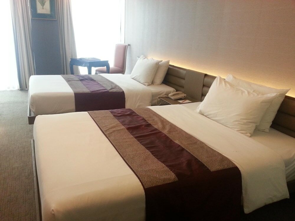 Фото The E-Hotel Makati
