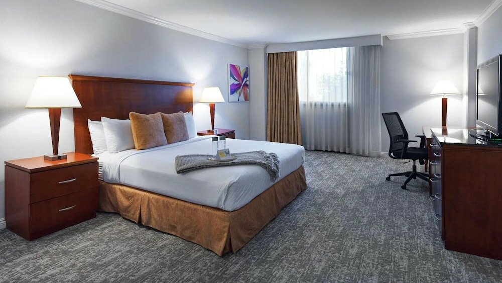 Фото Ontario Airport Hotel & Conference Center