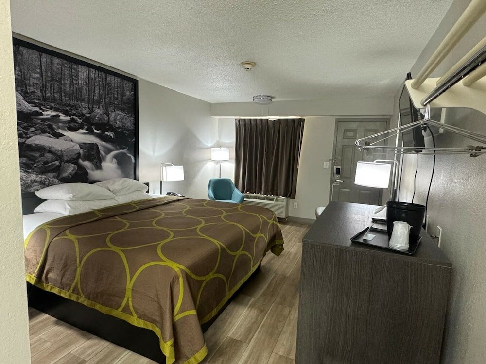 Фото Super 8 by Wyndham Charleston Wv