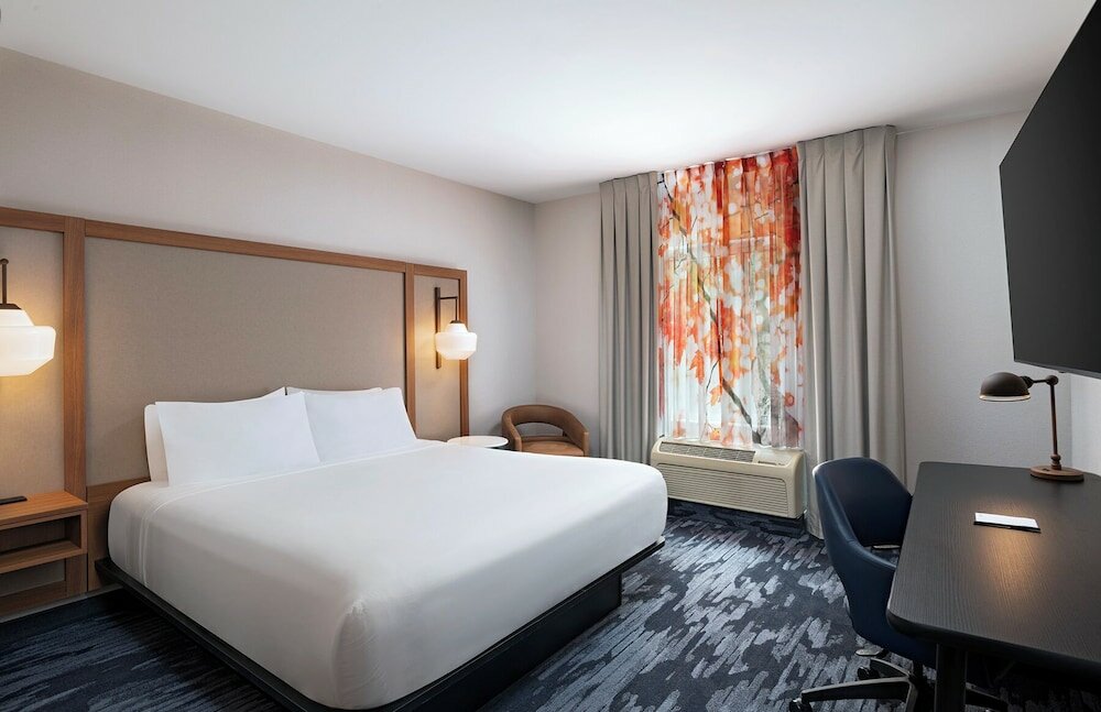 Фото Fairfield Inn by Marriott Medford Long Island