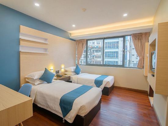 Фото отеля 2