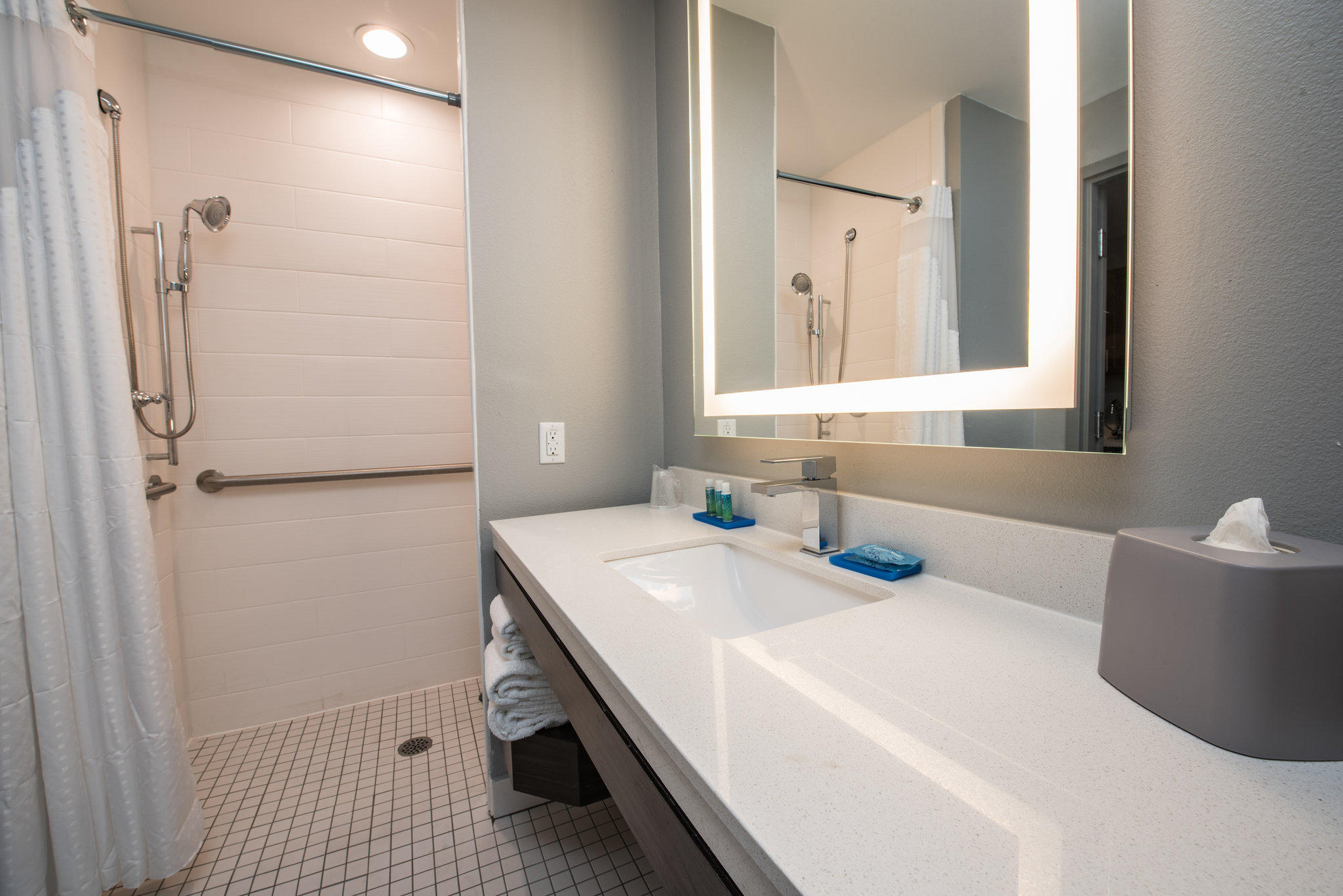 Фото Holiday Inn Express & Suites Houston - Hobby Airport Area, an Ihg Hotel