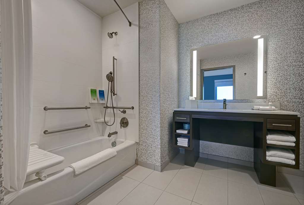 Фото Home2 Suites by Hilton Tracy