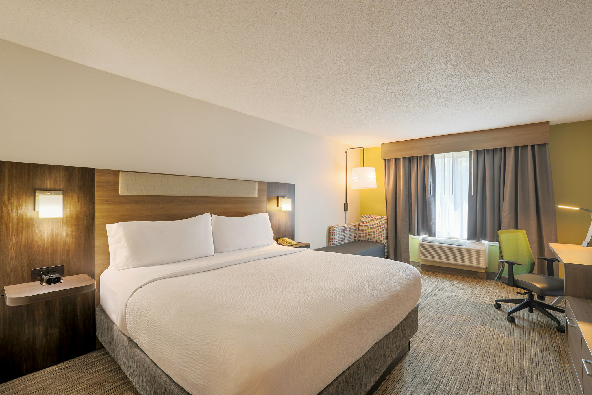 Фото Holiday Inn Express Hotel & Suites Raleigh-Wakefield, an Ihg Hotel