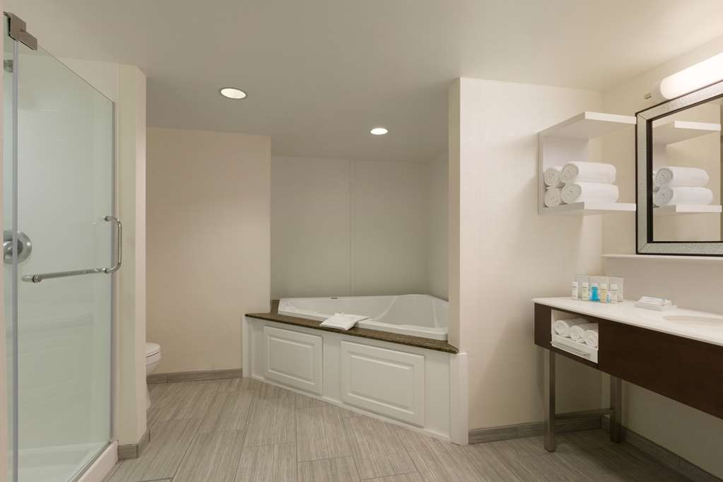Фото Hampton Inn & Suites Nashville Downtown