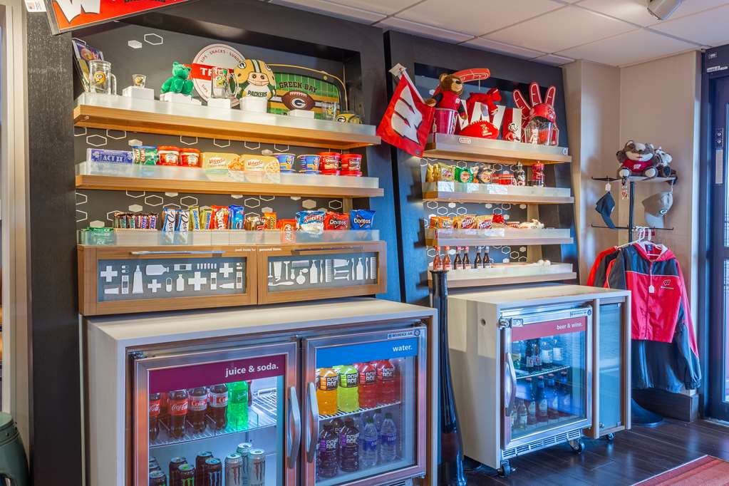 Фото Hampton Inn Madison East Towne Mall Area