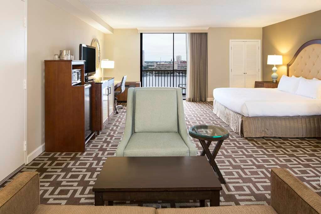 Фото DoubleTree by Hilton Hotel Jacksonville Riverfront