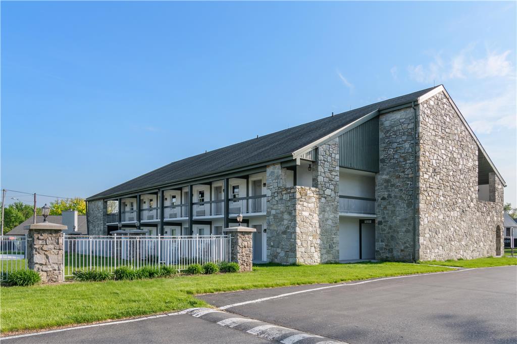Фото Best Western Plus Revere Inn & Suites