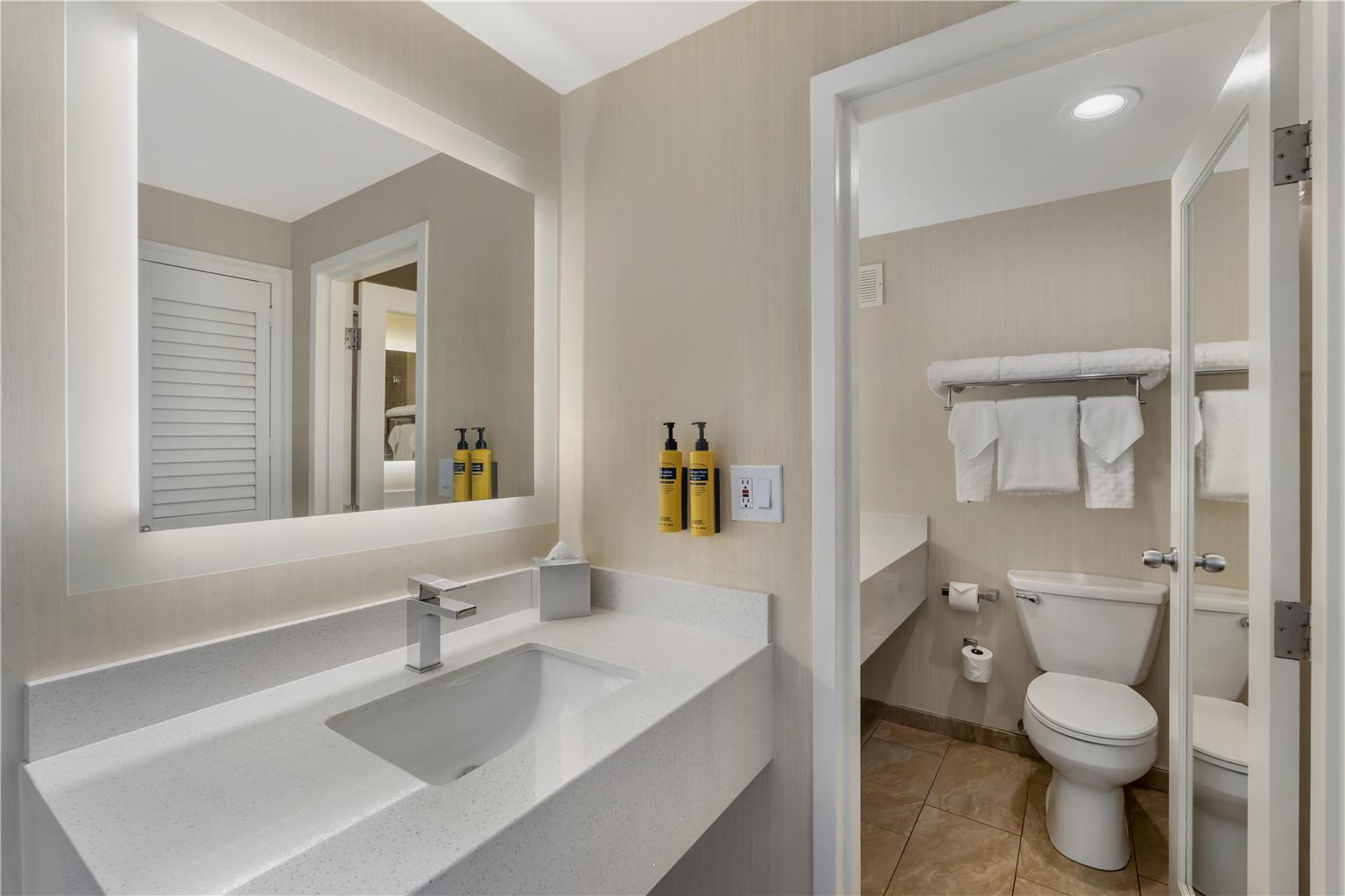 Фото Best Western Plus Carriage Inn