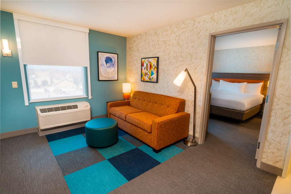 Фото Home2 Suites by Hilton Bakersfield