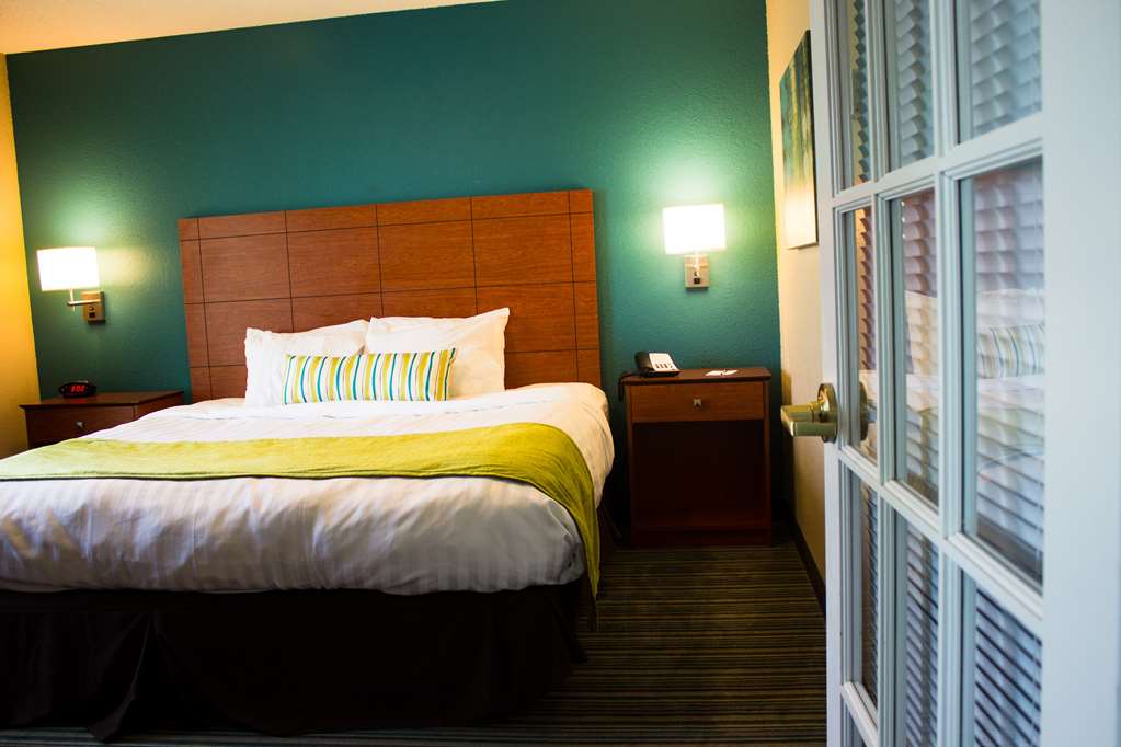 Фото Best Western Plus Menomonie Inn & Suites