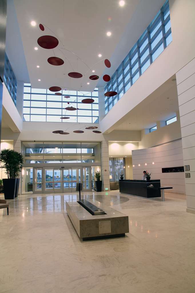 Фото Embassy Suites Ontario Airport