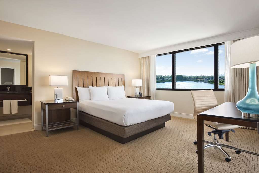Фото Hilton Miami Airport Blue Lagoon