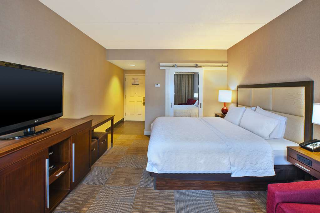 Фото Hampton Inn & Suites Providence/Warwick-Airport