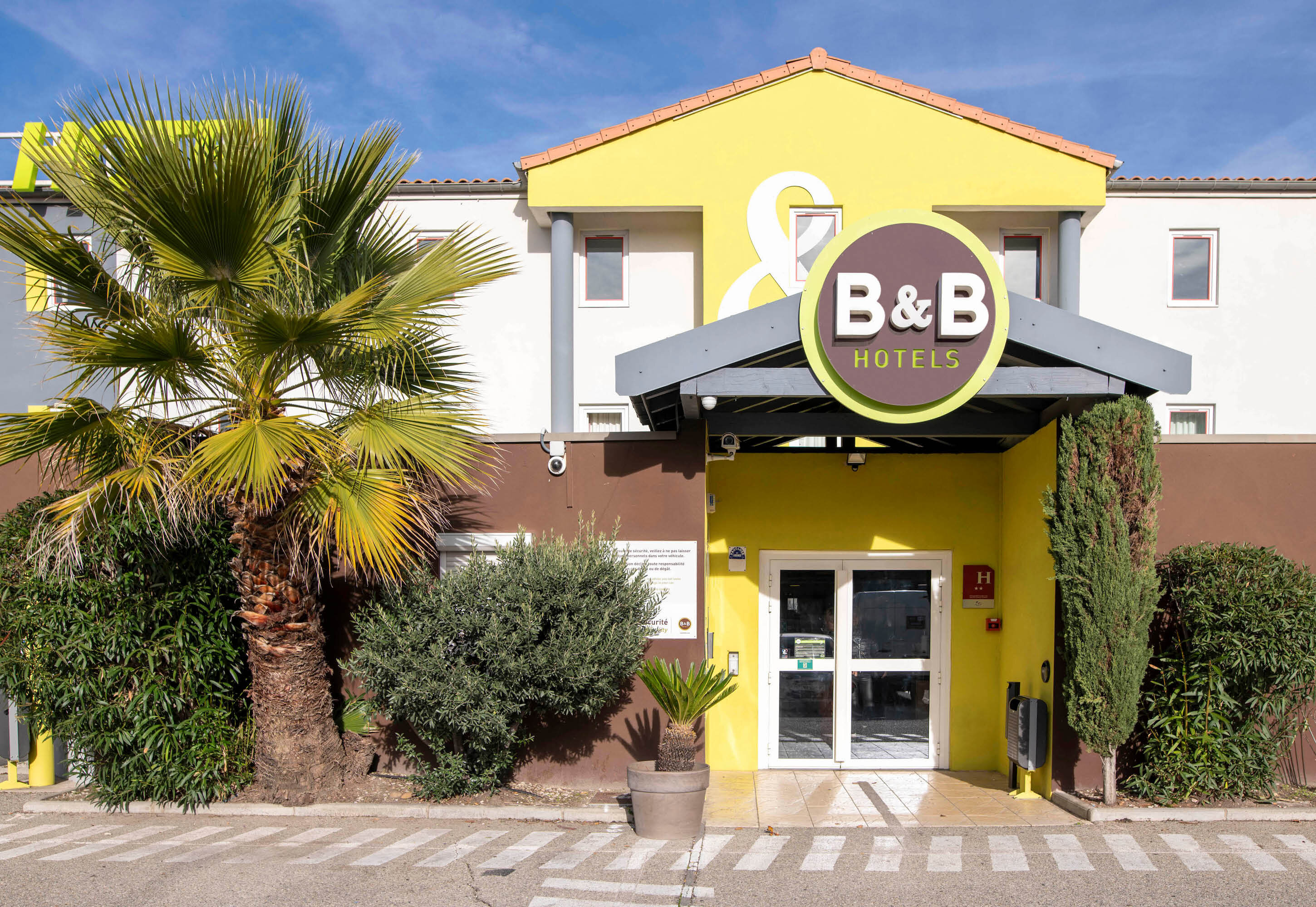 Фото B&b Hotel Avignon - 1