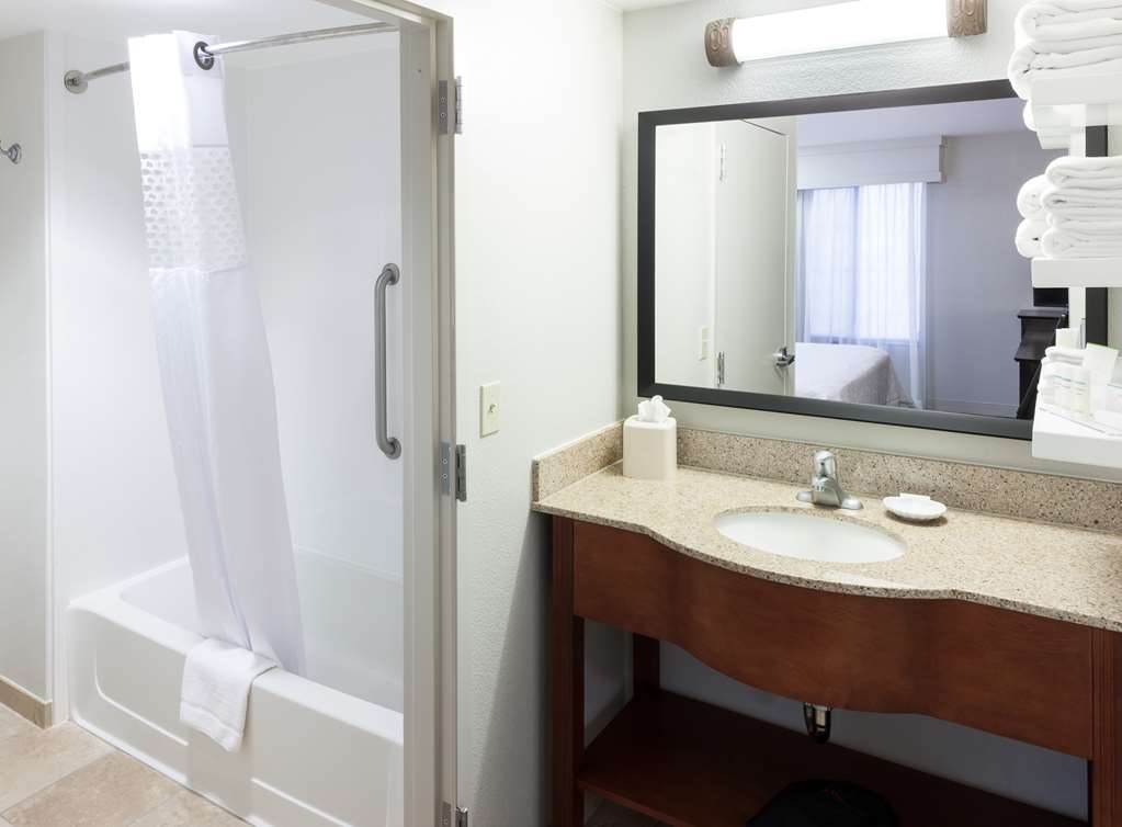 Фото Hampton Inn & Suites Tulare