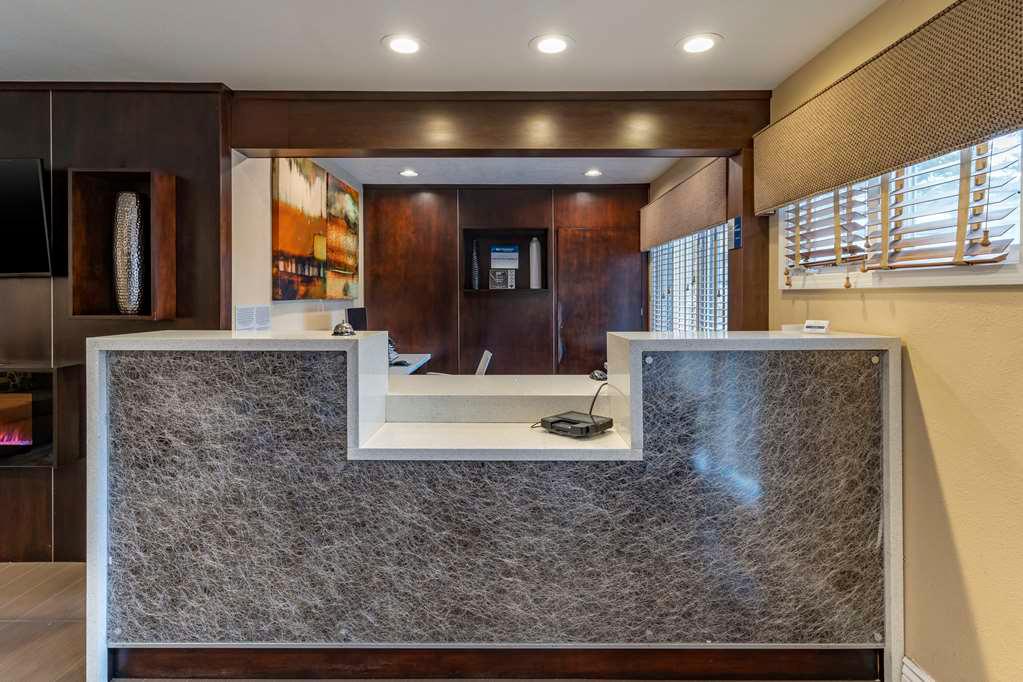 Фото Best Western Carmel's Town House Lodge