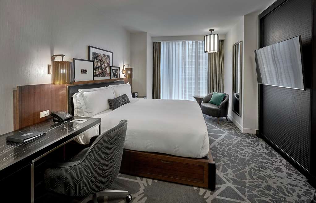 Фото LondonHouse Chicago, Curio Collection by Hilton