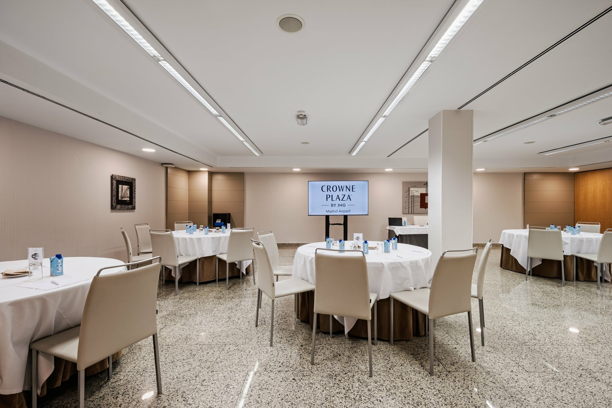 Фото Crowne Plaza Madrid Airport, an Ihg Hotel