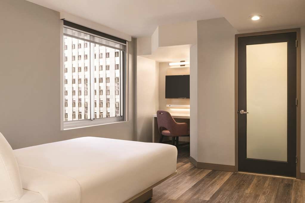Фото DoubleTree by Hilton New York Midtown Fifth Ave