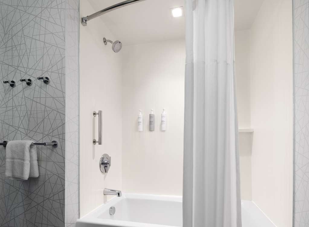 Фото Hampton Inn & Suites Worcester