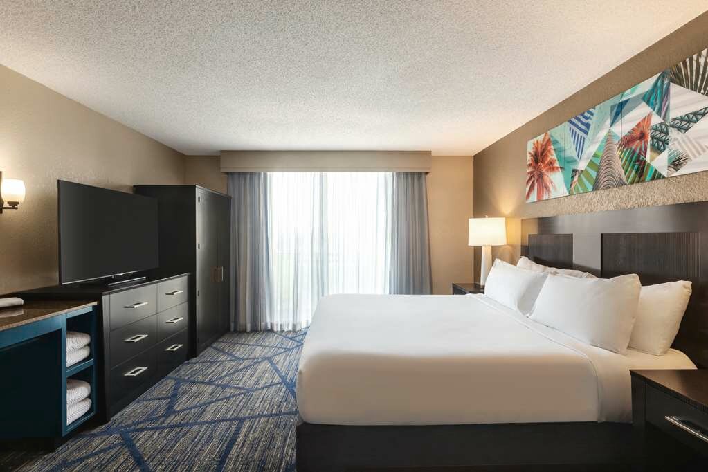 Фото Embassy Suites by Hilton Miami International Airport