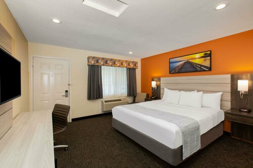 Гостиница Days Inn by Wyndham Monterey-Fisherman's Wharf Aquarium в Монтерее