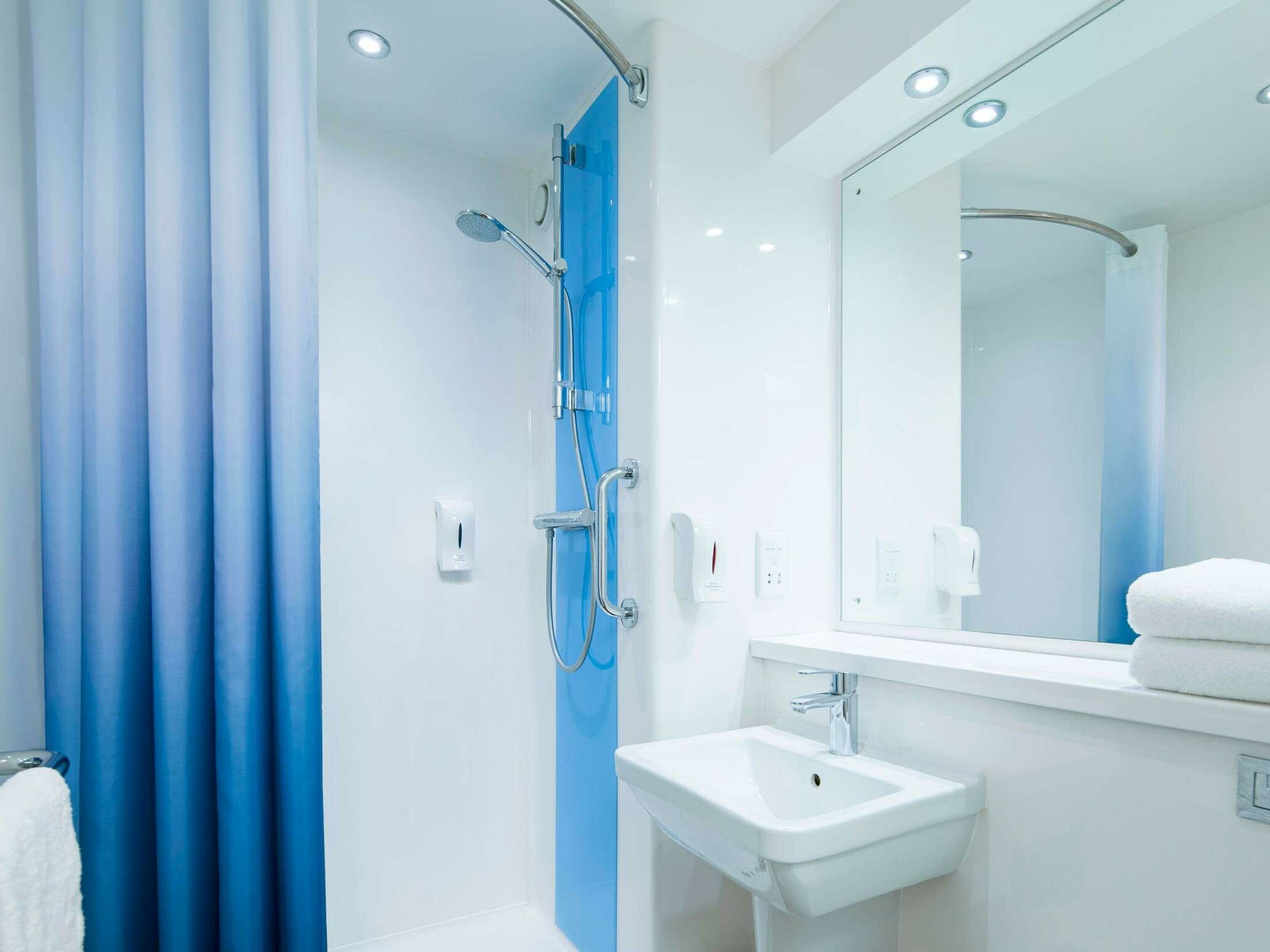 Фото Travelodge London Greenwich High Road