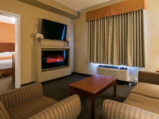 Фото Best Western Plus Service Inn & Suites