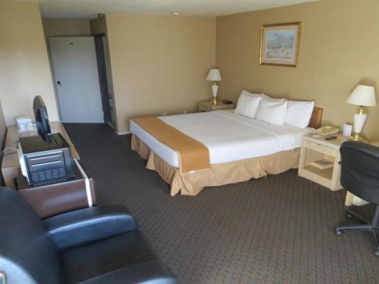 Фото Howard Johnson by Wyndham Torrance