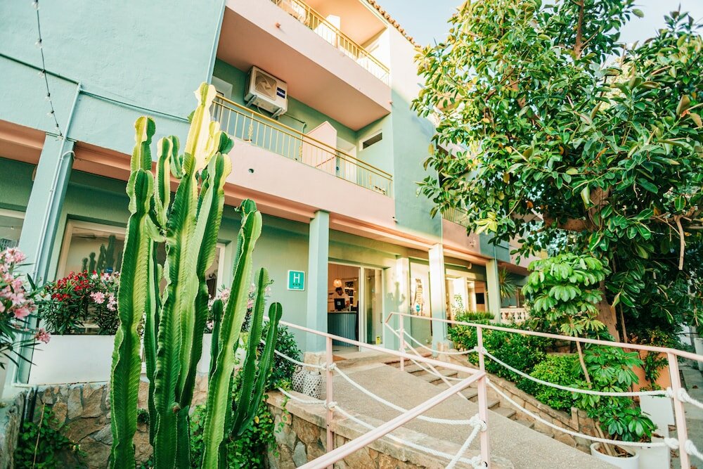 Фото 4U Miranda Hotel