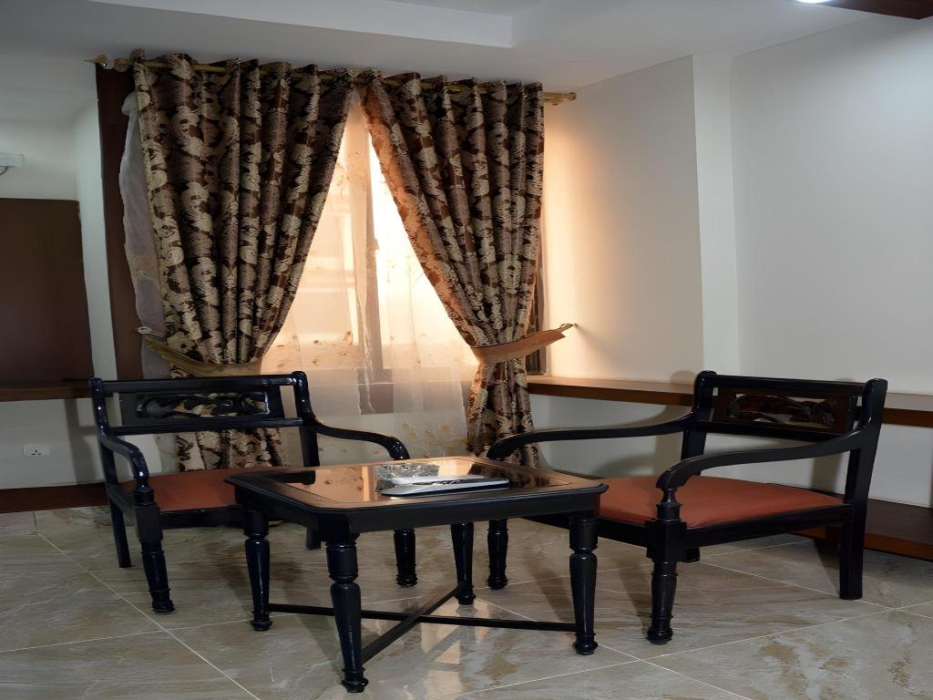 Фото Hotel Redison Blue Area