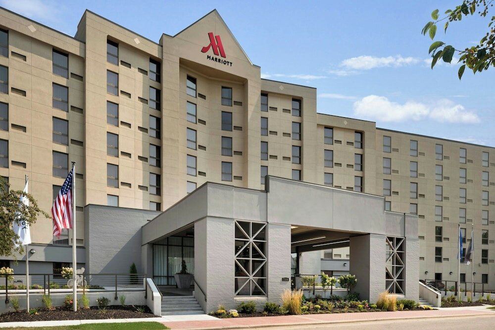 Фото Sheraton Madison Hotel
