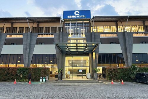 Гостиница Lemo Hotel Serpong в Тангеранге