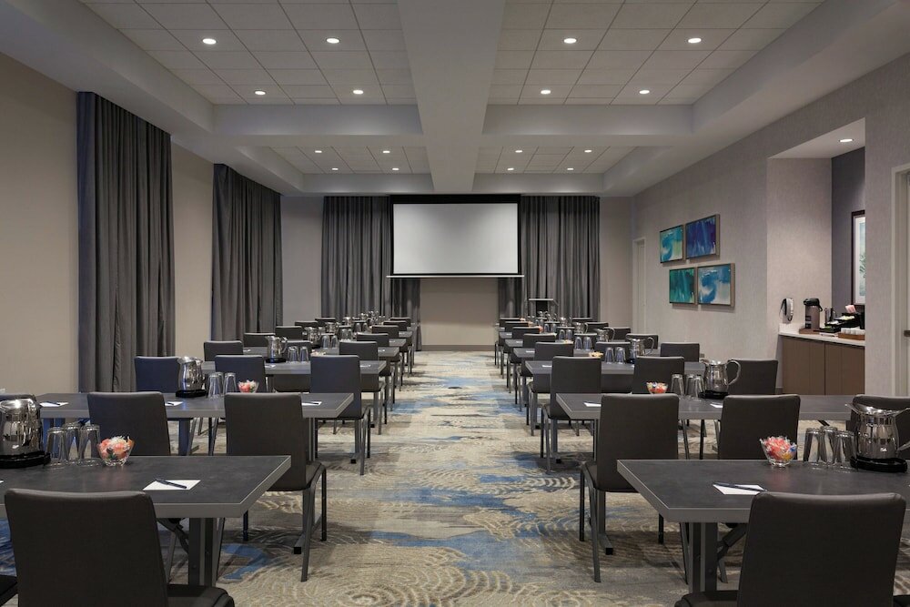 Фото SpringHill Suites by Marriott Orlando at Millenia