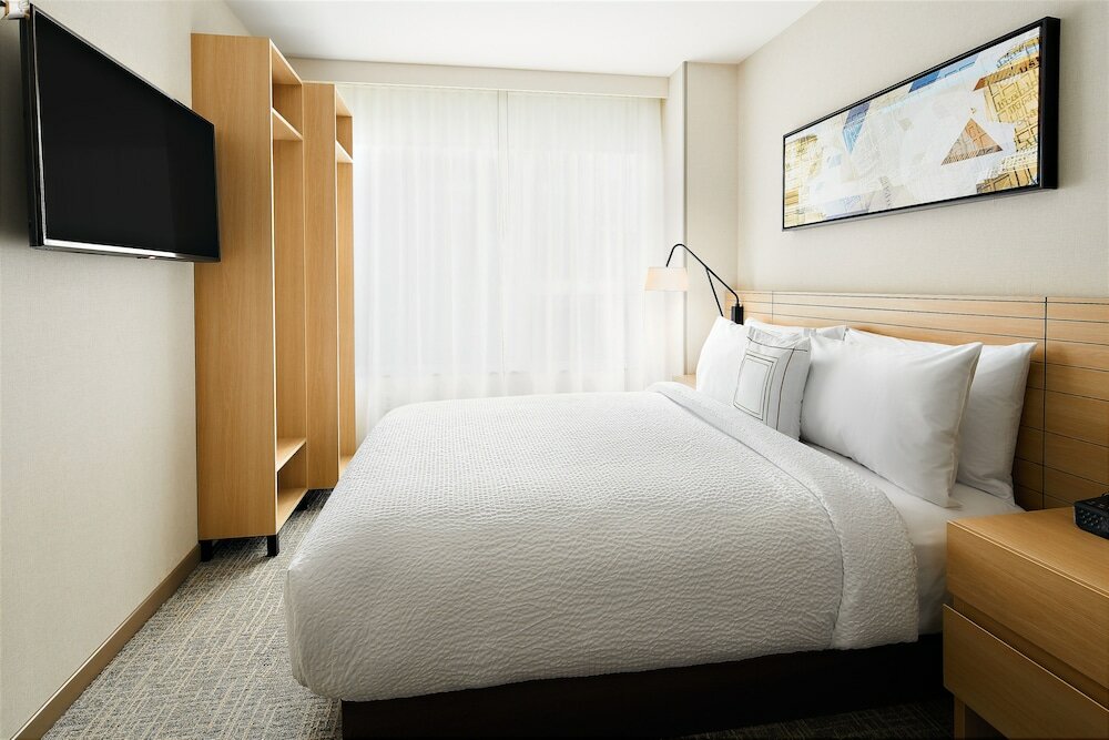 Фото TownePlace Suites by Marriott New York Manhattan