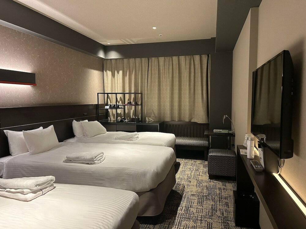 Фото Keihan Kyoto Hachijoguchi