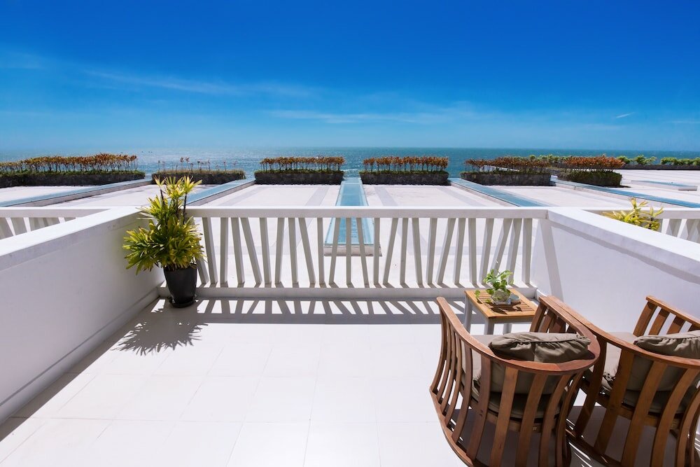 Фото The Cliff Resort & Residences