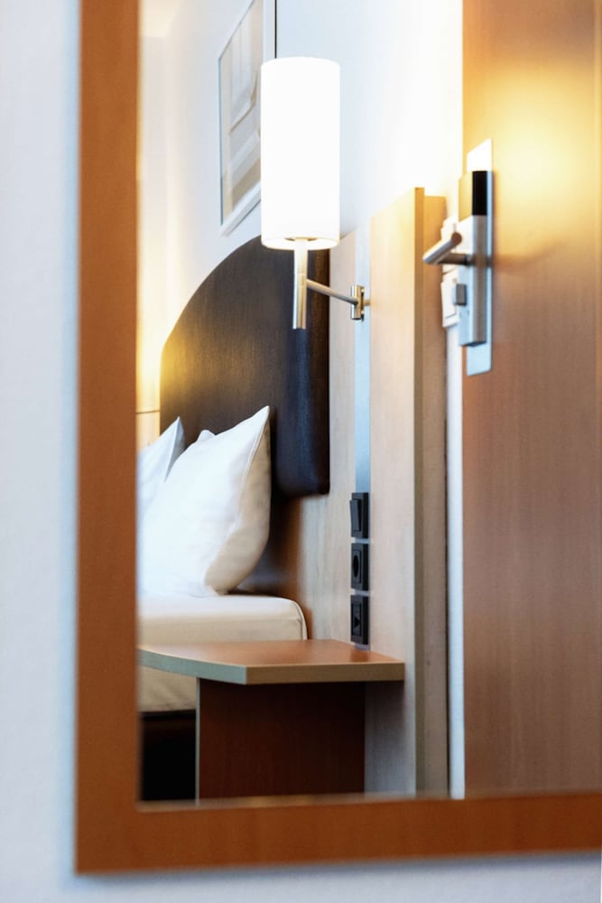 Фото IntercityHotel Wien