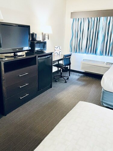 Гостиница AmericInn by Wyndham Green Bay East в Грин Бэй