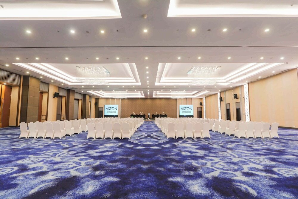 Фото Aston Kartika Grogol Hotel & Conference Center