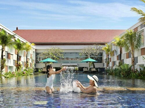 Внешний вид отеля Novotel Bali Ngurah Rai Airport в Денпасаре, фото 4