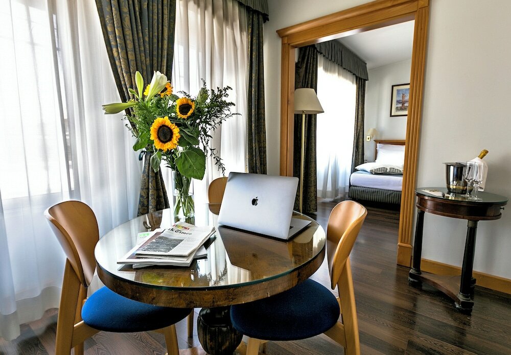 Фото Hotel Diplomatic